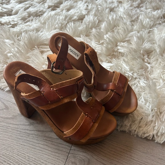 Steve Madden platform heels! - Picture 2 of 3